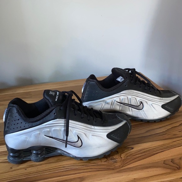 Nike Shoes - Nike SHOX size EUR 37.5 size 7 US size 5 UK